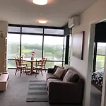 Parkview Modern Apartment W Parking @ Olympic Park