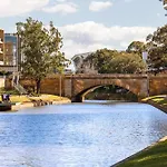 Meriton Suites Church Street, Parramatta