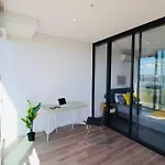 Lovely Waterview 1 Bedroom +Study+Free Parking