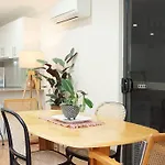 Huge 3 Bed Camperdown Garden Apt W Parking Aircon