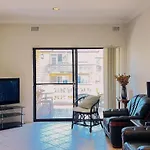 Carlton 3 Beds Unit - Free Parking