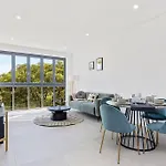 Oasis Near Cbd, Close To Everything!!!