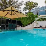 Harbourfront Oasis With Pool, Steps To Vivid And Iconic Sydney Views