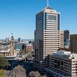 23 Storeys Up - Functional Sydney Cbd Sanctuary