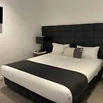 Chatswood Modern Studio With Balcony