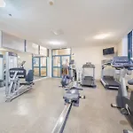 Oaks Sydney Castlereagh Suites