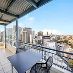 Oaks Sydney Castlereagh Suites