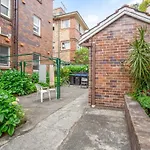 Spacious 2-Bed Apartment In The Heart Of Manly