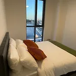 Whole 2 Bedroom Apartment, 2 Bedroom 1 Living, 3 Double Beds, 1-6 People