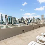 Waterfront Delight On Darling Harbour At Pyrmont