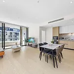 Executive Two-Bedroom Apartment In Macquarie Park