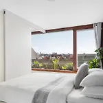 Boutique Paddington Apartment With Cbd Views