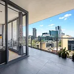 Stunning New 2 Bedrooms Apt Shopping & Parking