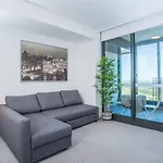 Minimalism Modern Apartment*Waterview*Parking＊Iga