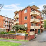 Bright And Convenient Apartment, Close To Shops