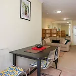 Convenient Studio With Courtyard