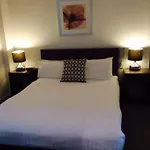 Perfectly Located Crows Nest Apartment C404