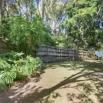 Unit With Balcony, Backyard And Parking Near Shops Duplicate