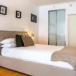 Stylish Studio With Pool & Gym In Heart Of Sydney Duplicate