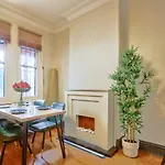 Awesome 2 Bedroom House Surry Hills
