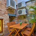 Unique 1 Bedroom House At The Centre Of Pyrmont