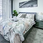 Chic Modern Oasis - Steps From Darling Harbour
