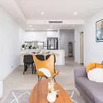 10M Lovely 2Bedroom Abnb Apartment Near Airport & City With Free Parking