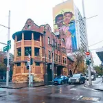 Large Studio Near Train & Sydney Tower