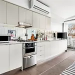 Chippendale 1 Bedroom Apartment • Mins To Central