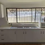 Mascot Guesthouse 5 Mins To Airports 17 Mins To Cbd