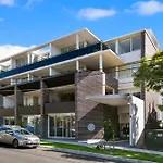 Ultra Modern 2 Bdrm In St Leonards Crows Nest - 803Nor
