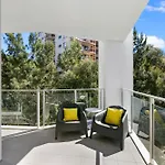 Ultra Modern 2 Bdrm In St Leonards Crows Nest - 803Nor