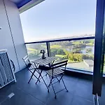 Cozy Apt W Park View By Stadiums