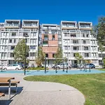Ultimate Rosebery Convenience - Parking Available