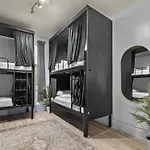 Azzurro Pod Hotel Darling Harbour- Near Icc