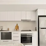 Manly Chic - A Breezy Beachside Studio