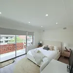 Coogee Sunrise Shared Apt With Parking, Balcony & Work Desk