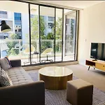Cozy Zetland 2 Bedroom Apt With Pool, Gym And Parking
