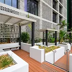 Olympic Park Modern Apt Near Train Shops With Pool