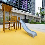 Olympic Park Modern Apt Near Train Shops With Pool