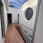 Bondi Stylish Bedroom Close To The Beach