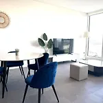 Olympic Park Gem 2 Bedroom Condo -Pool Gym Parking