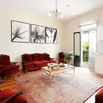 Modern And Cosy Inner West Apartment