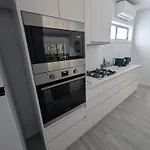 2 Bedroom Apartment With Garden Views In Sydney