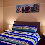 Comfortable 3 Bedroom Apartment In Trendy Haberfield