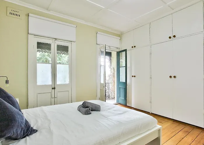 Spacious 3 Bedroom House Paddington 2 E-Bikes Included