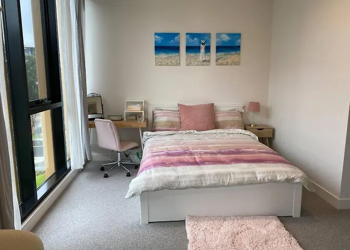 Cozy 2 Bedroom Apartment In Wentworth Point W Parking
