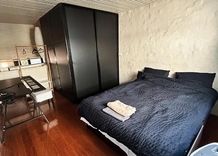Bedroom In Terrace House With Shared Bath