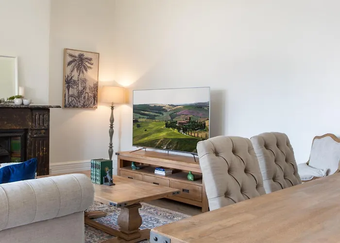 Central 2-Bed Apartment With Private Parking