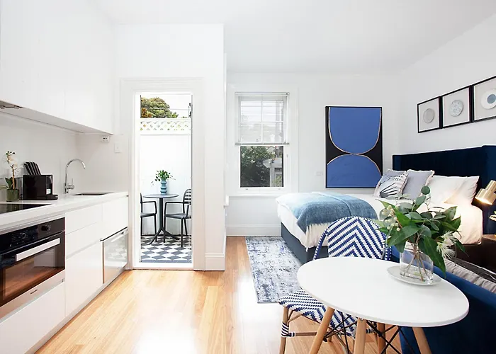 Bright And Beautiful Studio In Quiet Neighbourhood